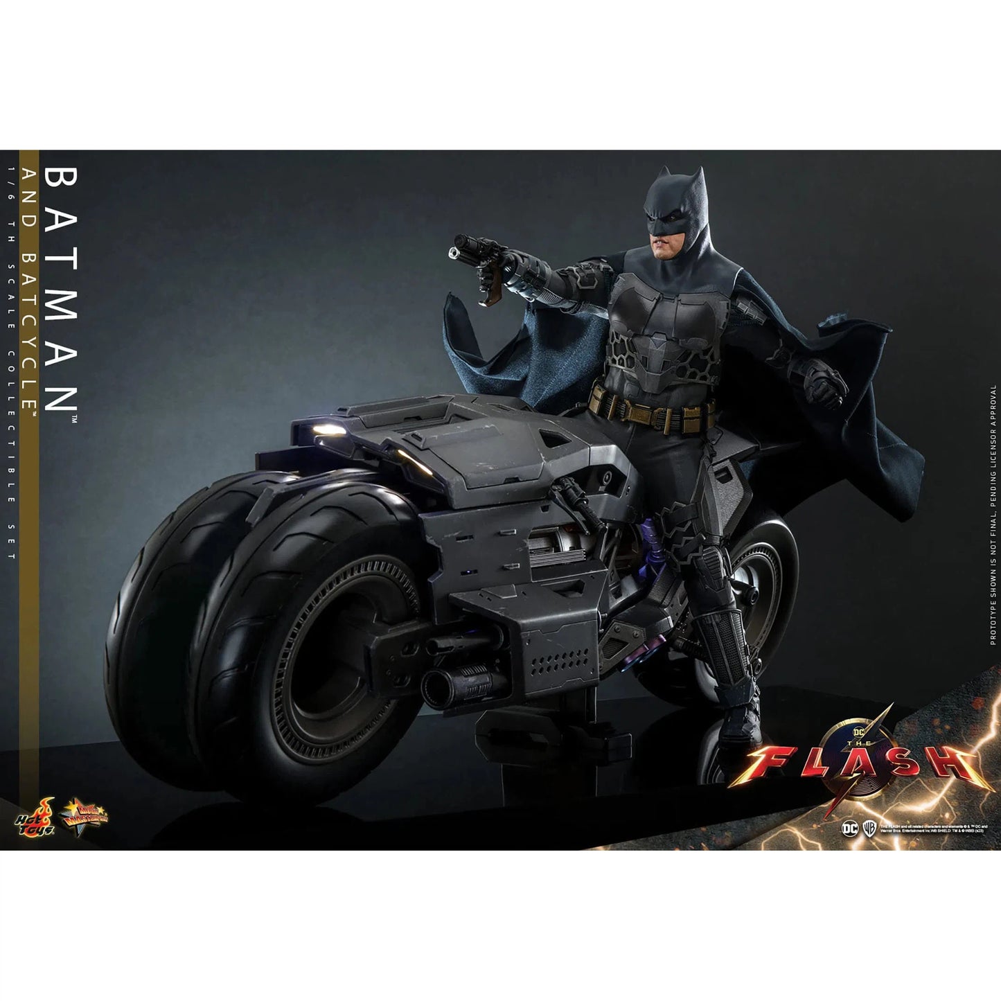 Batman & Batcycle: The Flash: Dc Comics - Hot Toys Action Figure