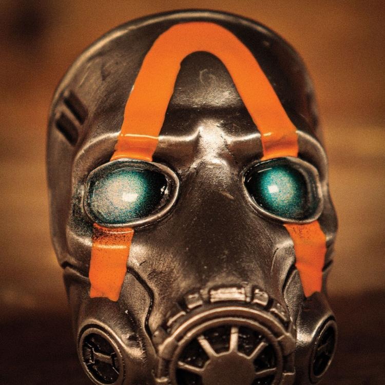 Borderlands Metal Bandit Mask Replica Limited Edition - FaNaTtik Desktop Collectible