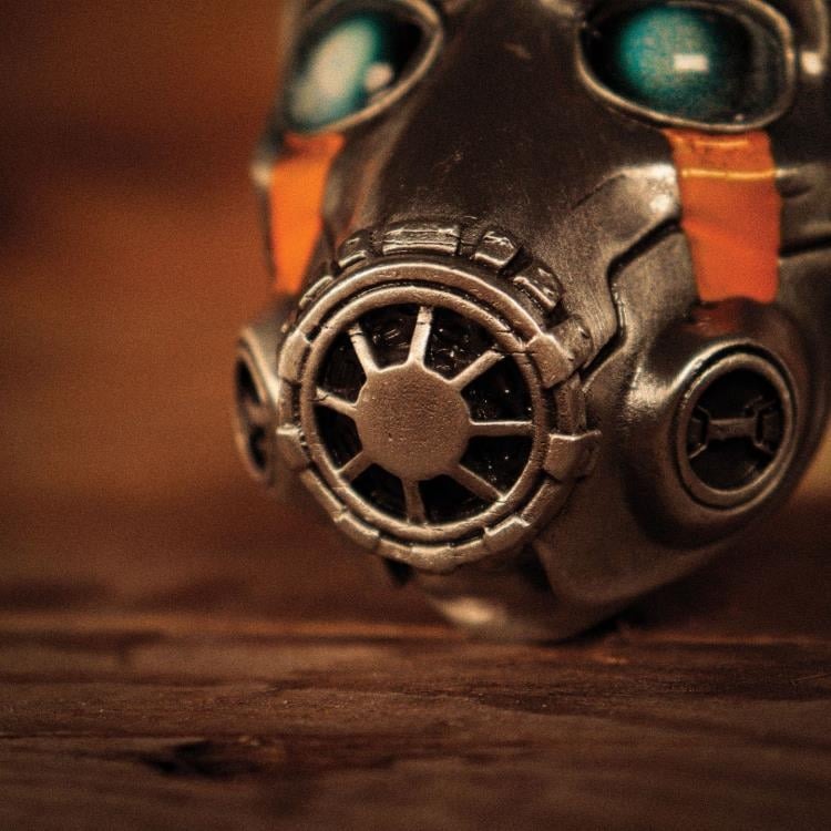Borderlands Metal Bandit Mask Replica Limited Edition - FaNaTtik Desktop Collectible