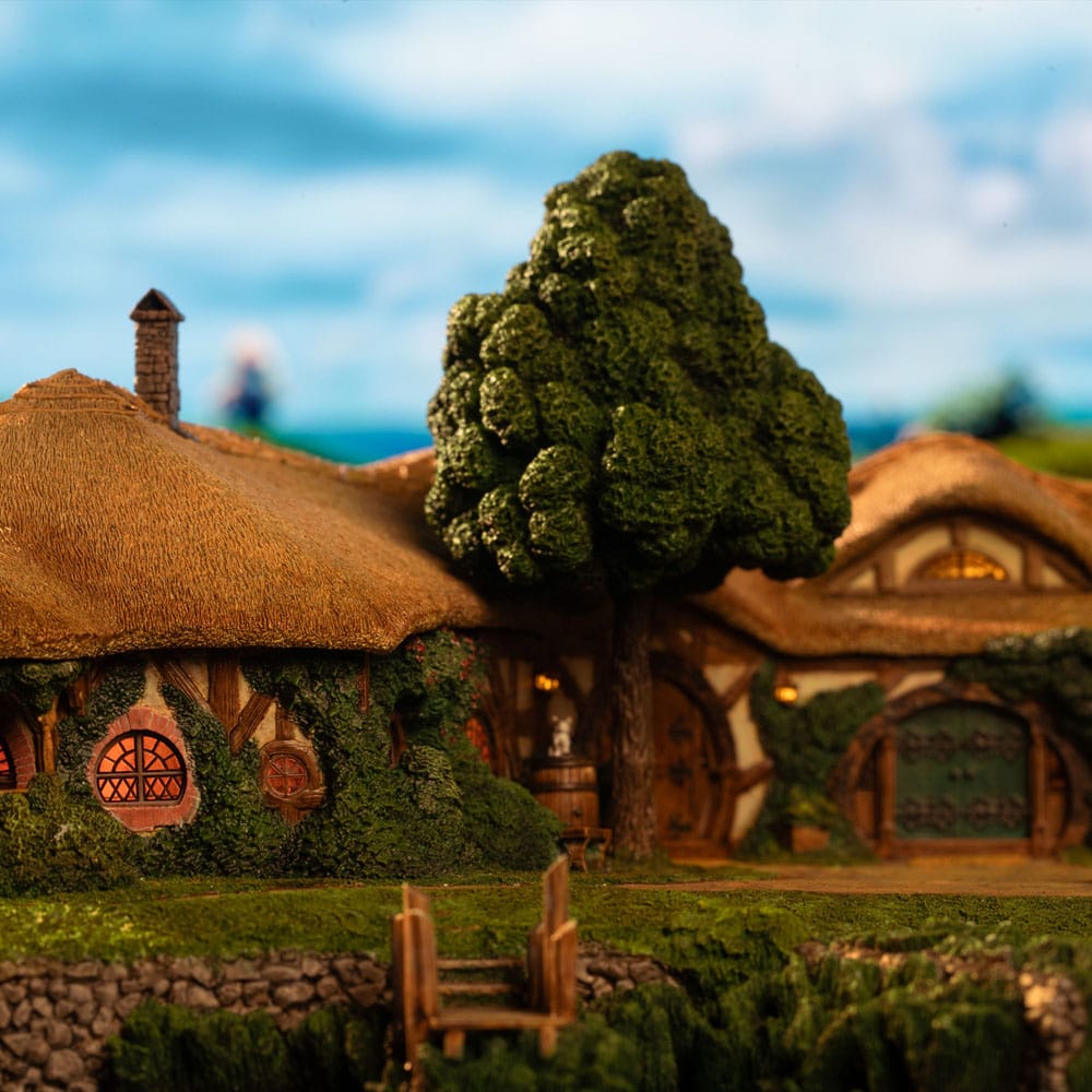 Lord of the Rings Statue The Green Dragon Inn - Weta Workshop Statue