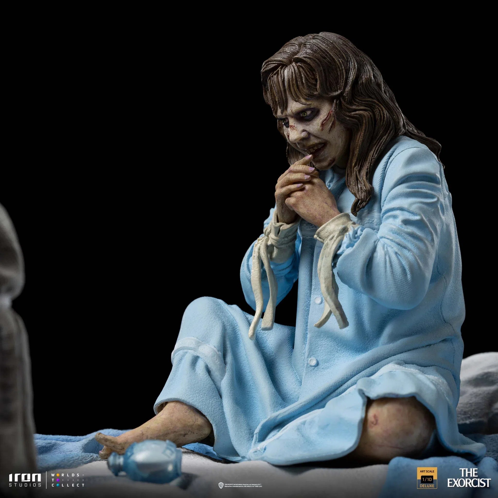 The Exorcist: Possessed Regan McNeil: Deluxe: Art Statue 1/10: Iron Studios