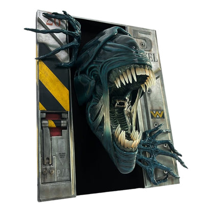 Aliens Alien Queen 1:2 Wall Sculpture - Hollywood Collectibles Group Home & Decor