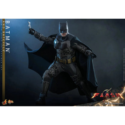 Batman & Batcycle: The Flash: Dc Comics - Hot Toys Action Figure