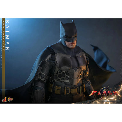 Batman & Batcycle: The Flash: Dc Comics - Hot Toys Action Figure