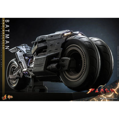 Batman & Batcycle: The Flash: Dc Comics - Hot Toys Action Figure