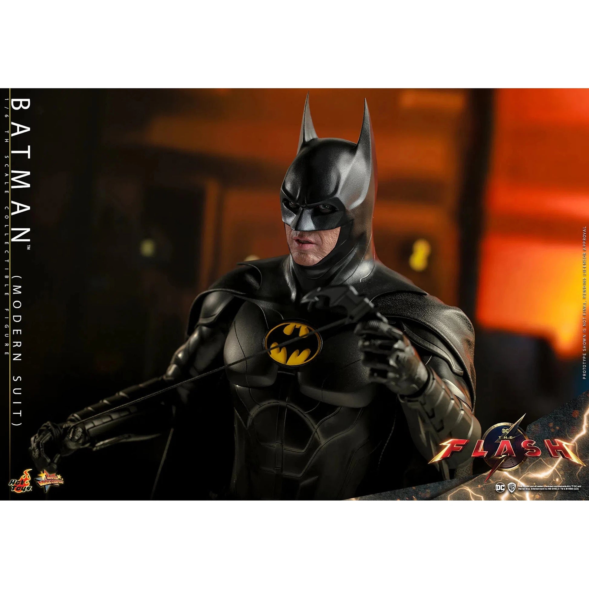 Batman: Modern Suit: The Flash: Dc Comics Hot Toys