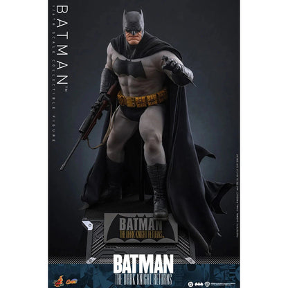 Batman The Dark Knight Returns: Batman: 1/6th - Hot Toys Action Figures