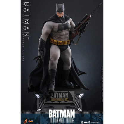 Batman The Dark Knight Returns: Batman: 1/6th - Hot Toys Action Figures