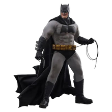 Batman The Dark Knight Returns: Batman: 1/6th - Hot Toys Action Figures