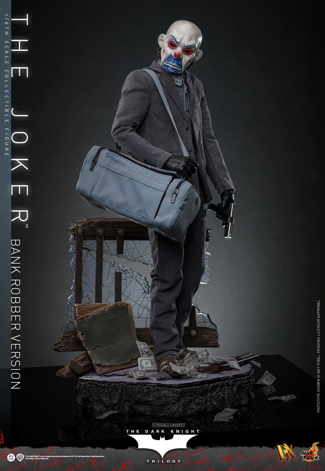 Batman: The Dark Knight: The Joker (Bank Robber Version) DX: 1/6th - Hot Toys Action Figures