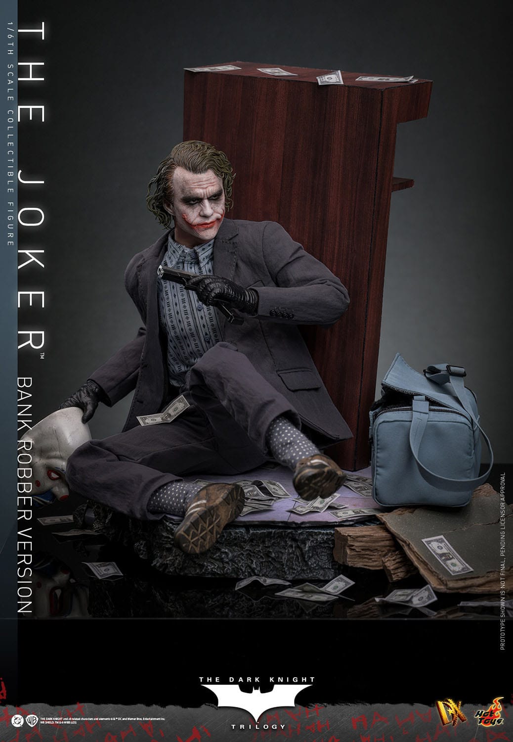 Batman: The Dark Knight: The Joker (Bank Robber Version) DX: 1/6th Scale Action Figure: Hot Toys by Hot Toys – Action Figure, [scale], UK stockist Planet Action Figures
