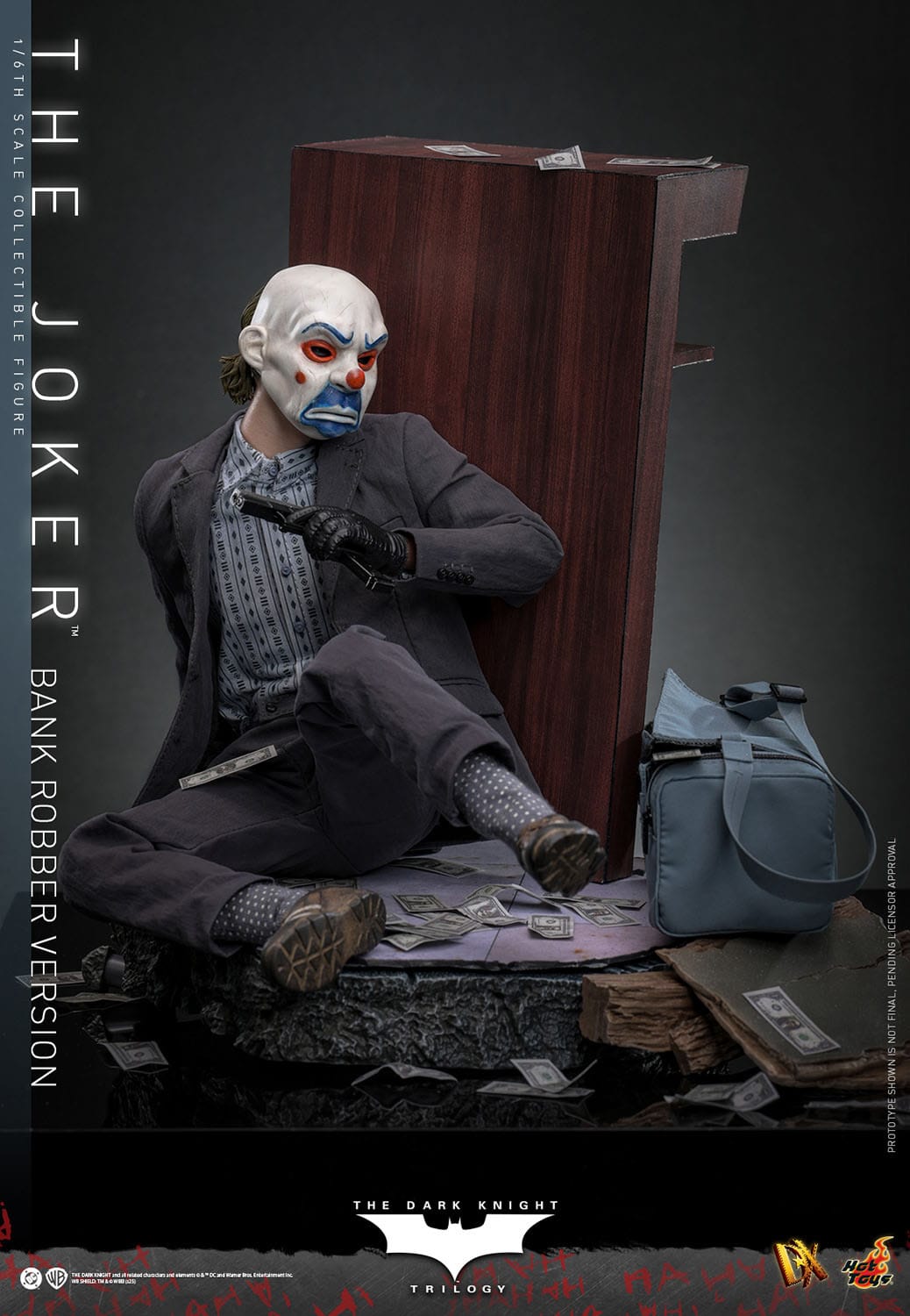 Batman: The Dark Knight: The Joker (Bank Robber Version) DX: 1/6th Scale Action Figure: Hot Toys by Hot Toys – Action Figure, [scale], UK stockist Planet Action Figures