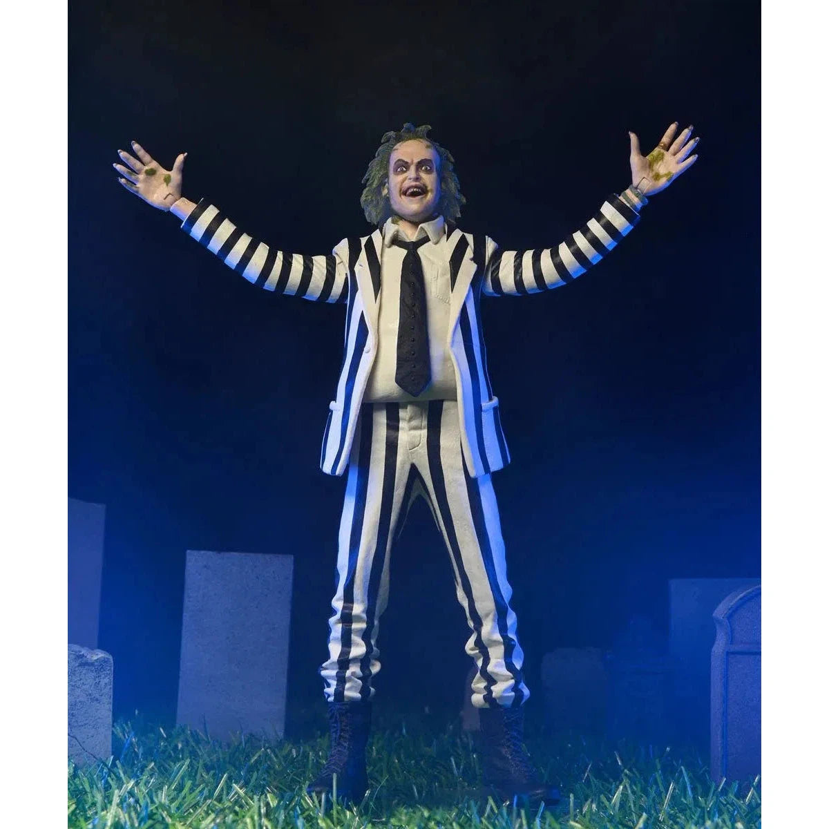 Beetlejuice (1998): Striped Suit Beetlejuice: 1/4 Scale Action Figure With Sound Neca