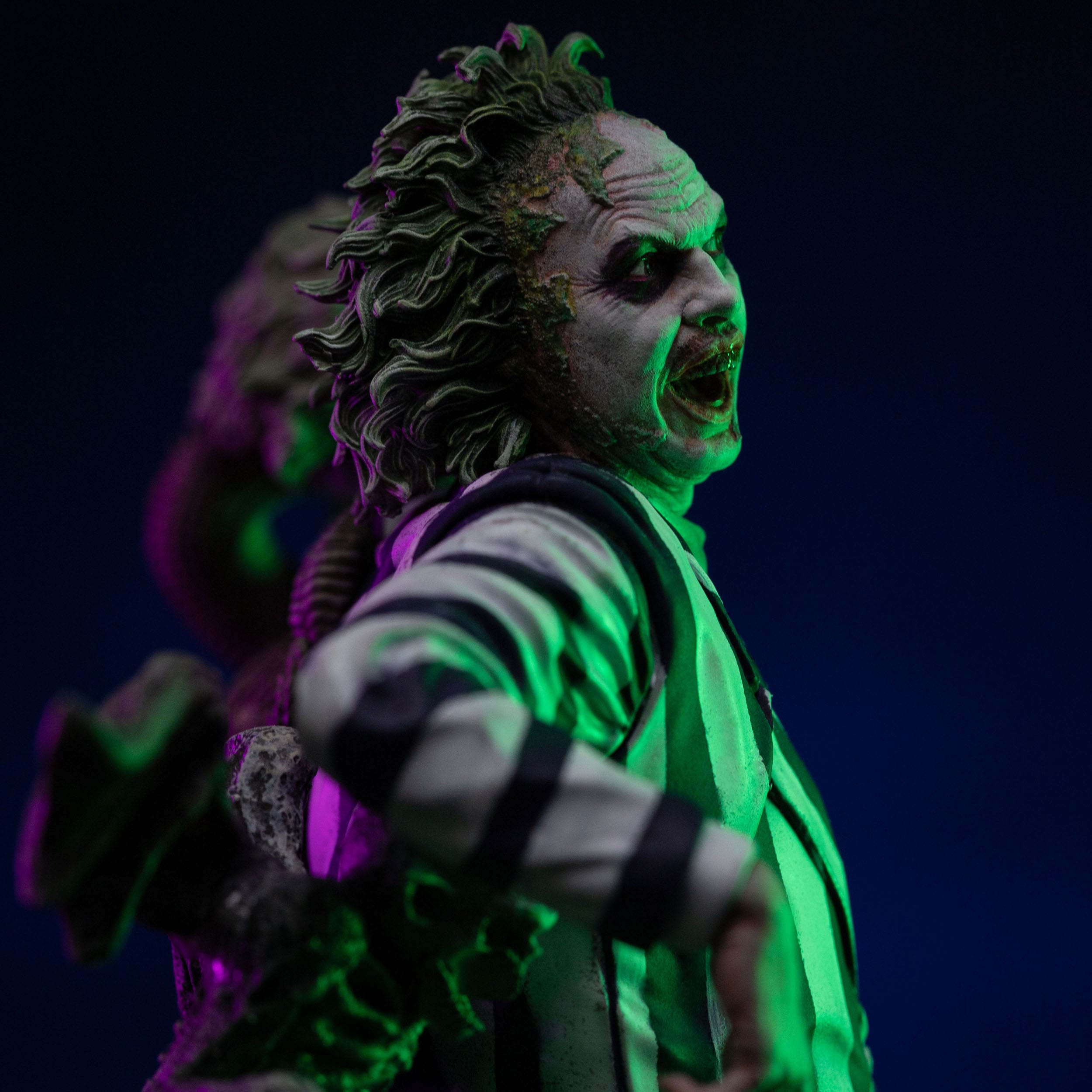 Beetlejuice Beetlejuice: (2024): Beetlejuice: 1/10 Deluxe Art Scale Limited Edition Statue Iron Studios