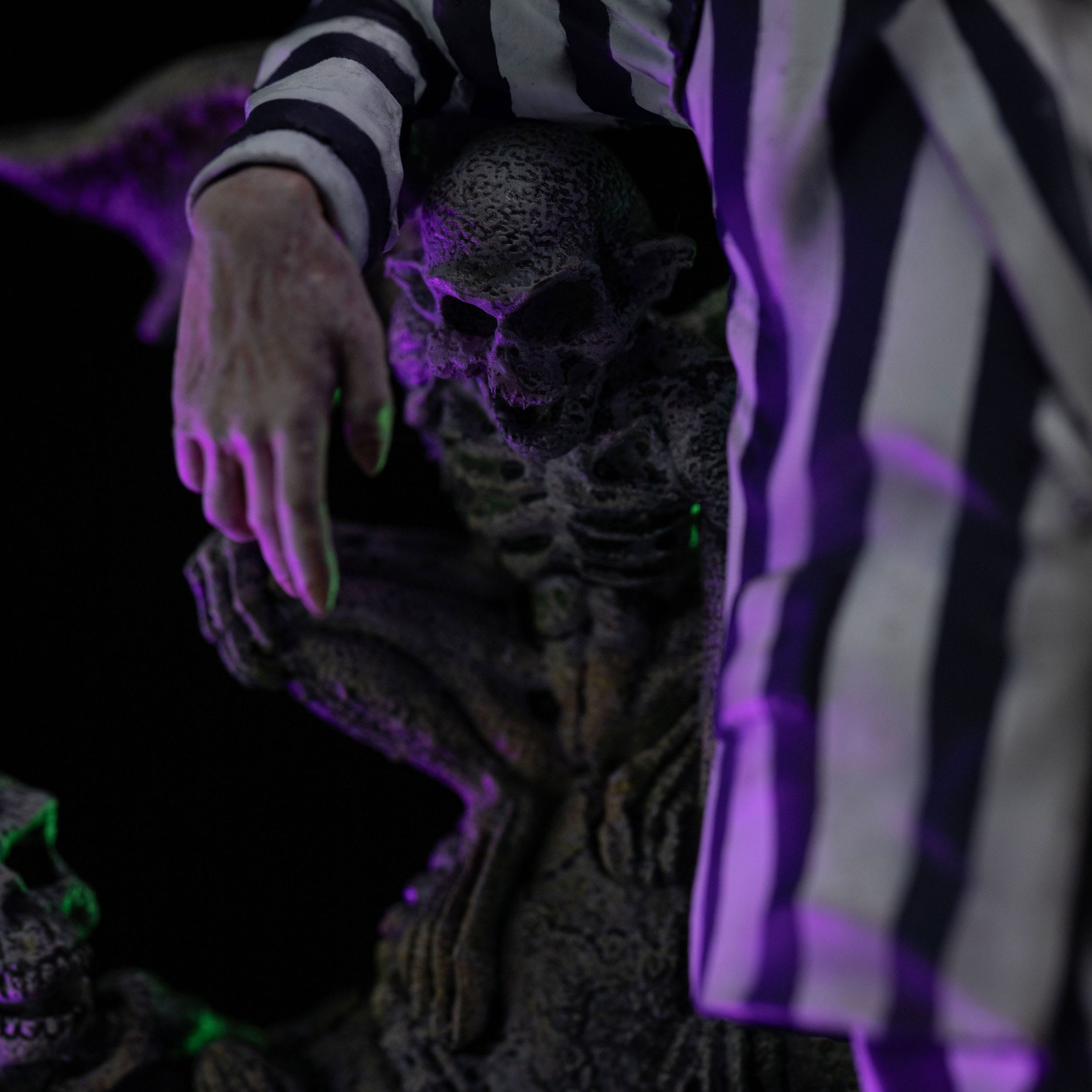 Beetlejuice Beetlejuice: (2024): Beetlejuice: 1/10 Deluxe Art Scale Limited Edition Statue Iron Studios