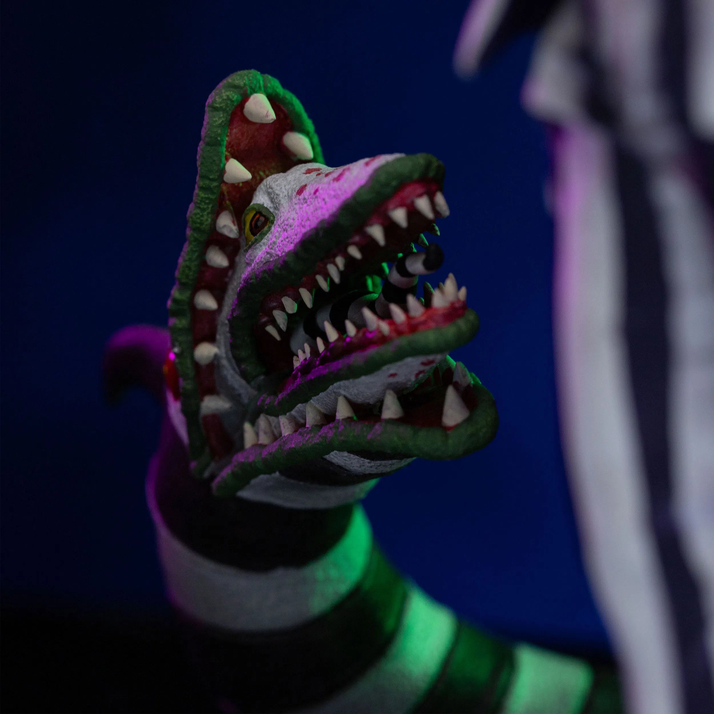 Beetlejuice Beetlejuice: (2024): Beetlejuice: 1/10 Deluxe Art Scale Limited Edition Statue Iron Studios