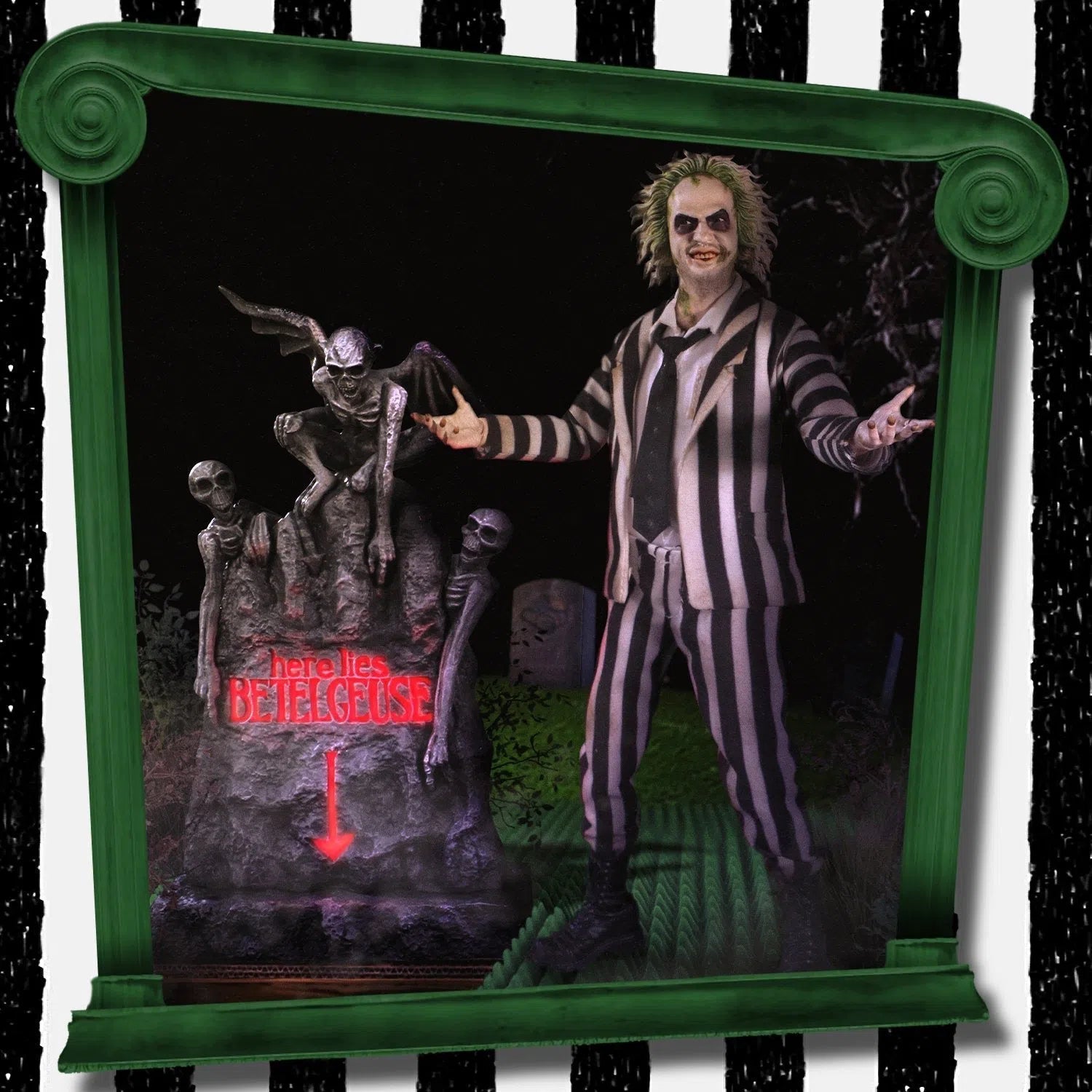 Bettlejuice: 1988: Beetlejuice: Deluxe: One:12 Collective: Action Figure Mezco