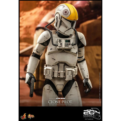 Clone Pilot: Star Wars: Attack Of The Clones: MMS648 - Hot Toys Action Figure