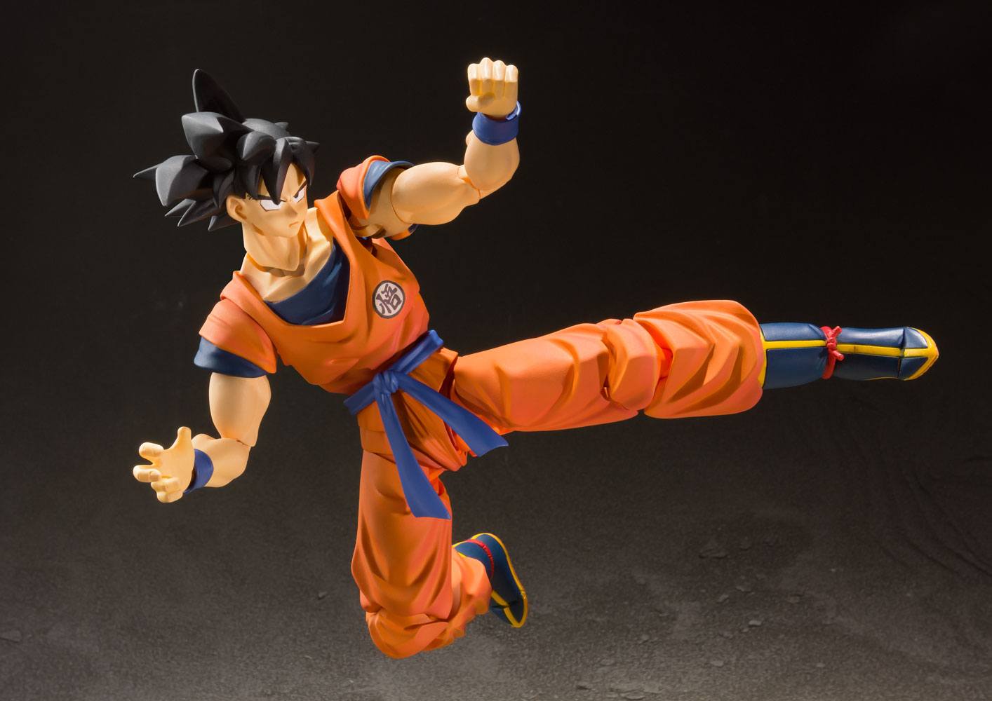 Dragon Ball Z S.H. Figuarts Action Figure Son Goku (A Saiyan Raised On Earth) 14 cm - Bandai Tamashii Nations Action Figures