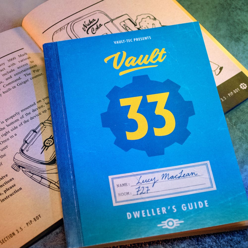 Fallout Gift Box Lucy's Dweller Kit - Doctor Collector Gadgets