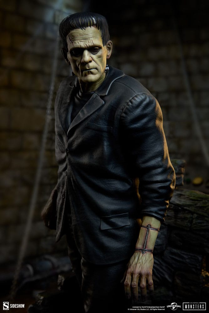 Frankenstein: Frankenstein (Fully Sculpted Ver.) Premium Format Mixed Media Statue - Sideshow Collectibles Statue