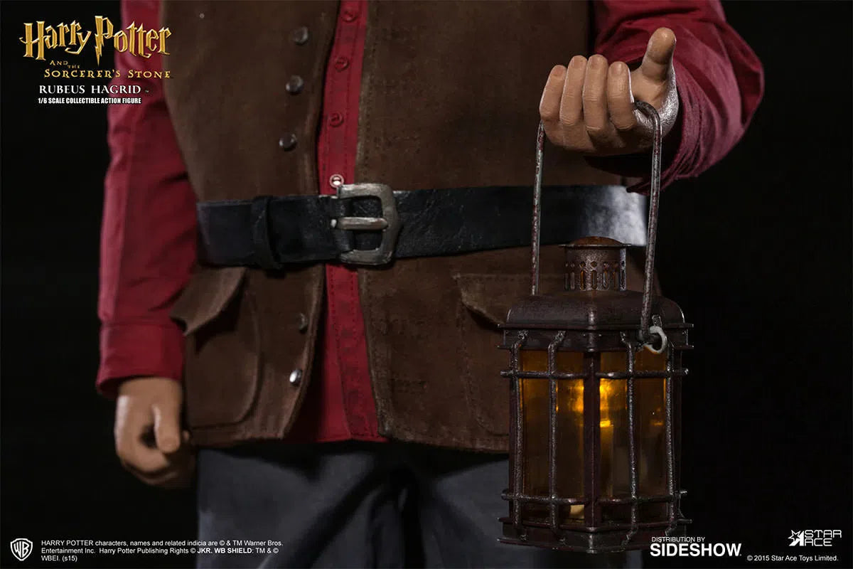 Harry Potter & The Sorcerers Stone: Rubeus Hagrid Deluxe: Sixth Scale Star Ace