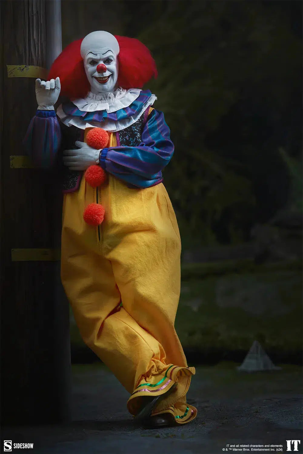 IT: Pennywise: 1990 Figure - Sideshow Collectibles Action Figures