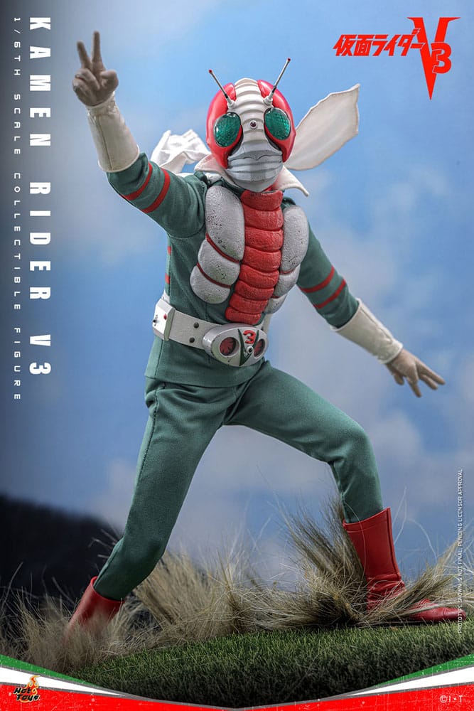 Kamen Rider V3: Kamen Rider V3: 1/6 Scale Action Figure - Hot Toys Action Figure