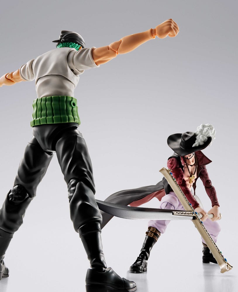 One Piece S.H.Figuarts Action Figure Dracule Mihawk Hawkeye - Bandai Tamashii Nations Action Figures