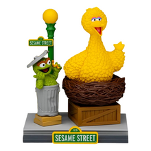 Sesame Street: Oscar & Big Bird: D-Stage Statue - Beast Kingdom Toys Statue