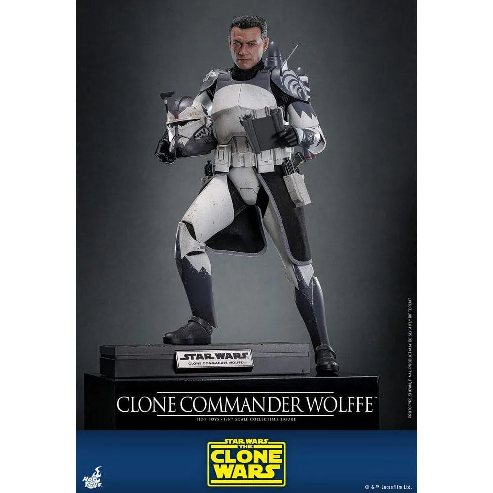 Star Wars: The Clone Wars: Clone Commander Wolffe: 1/6th - Hot Toys Action Figures