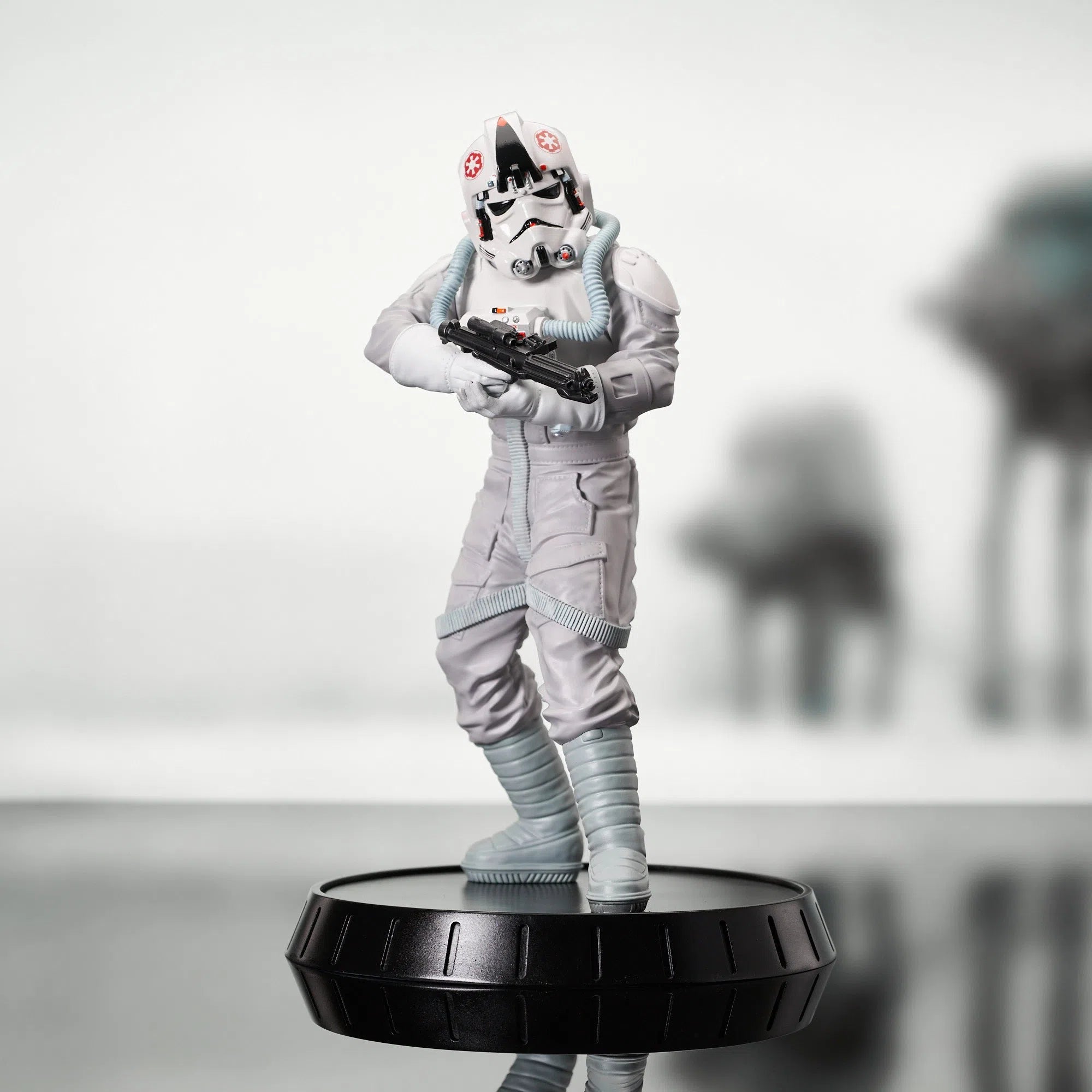 Star Wars: The Empire Strikes Back: Gallery: Milestones Statue: AT-AT Pilot: Sixth Scale Gentle Giant