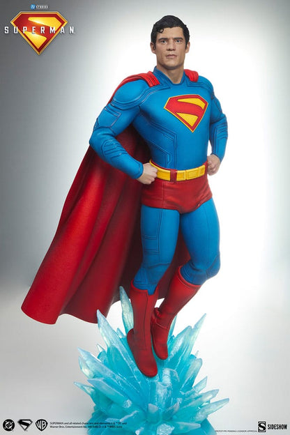 Superman (2025): Superman: Premium Format Statue - Sideshow Collectibles Statue