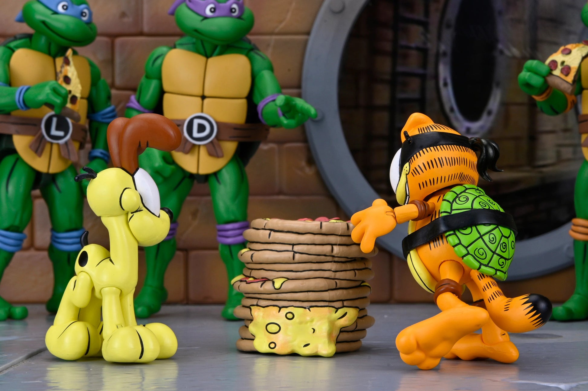 Teenage Mutant Ninja Turtles x Garfield: Garfello & Odie (Archie Comics): Ultimate 7 Inch: Action Figure Pack - Neca Action Figure