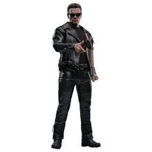 Terminator 2: T-800 Version 2.0: MMS795: 1/6th Scale Action Figure: Hot Toys Hot Toys