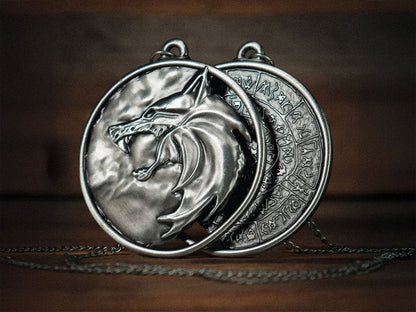 The Witcher (Netflix) Geralt's Medallion Limited Edition Replica - FaNaTtiK Necklace
