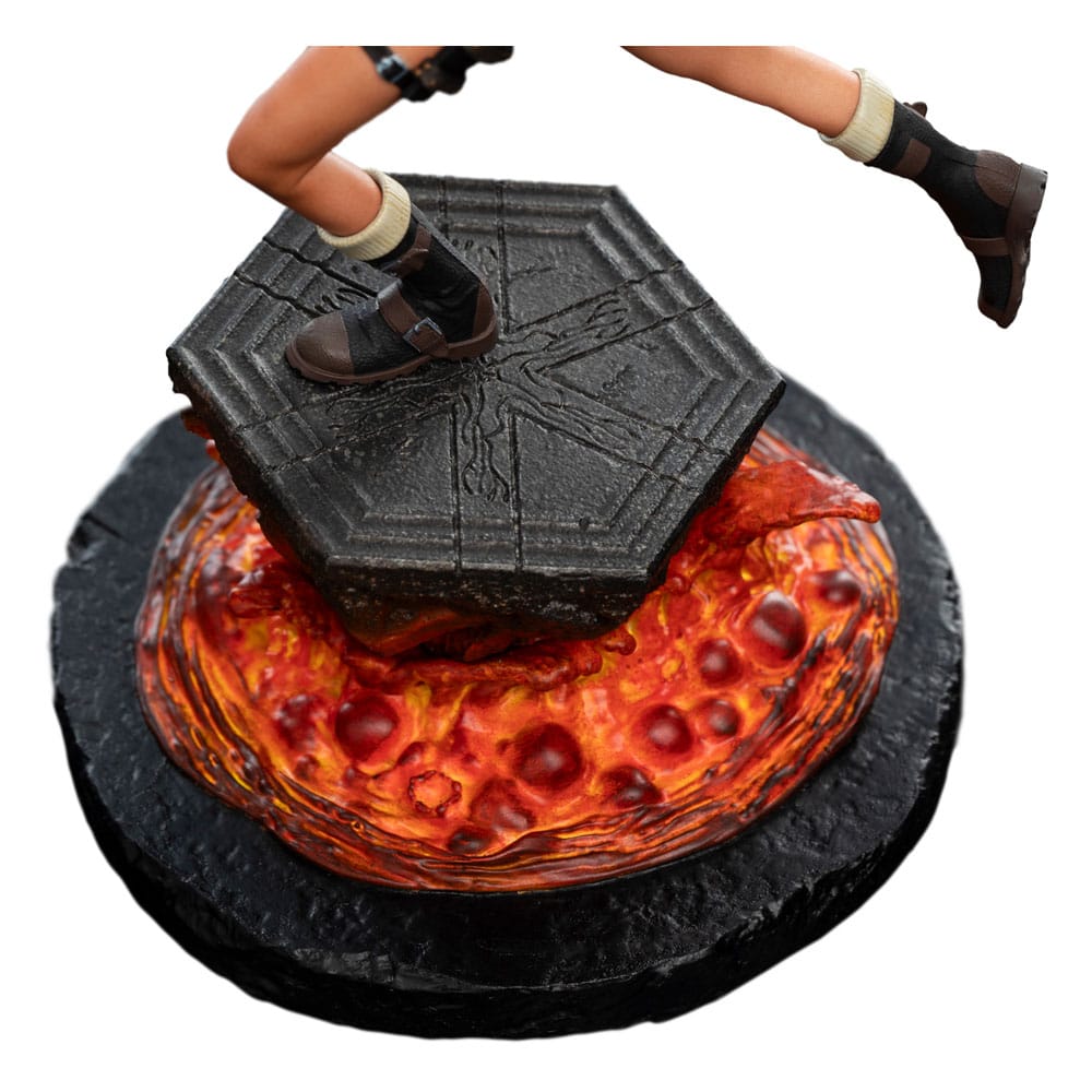 Tomb Raider Mini Statue Lara Croft: The Sanctuary of Flame - Weta Workshop Statue