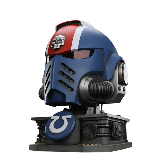 Warhammer 40K: Space Marine II: Ultramarines: Lieutenant Titus wearable helmet: With Stand: Joy Toy - Joy Toy Replicas