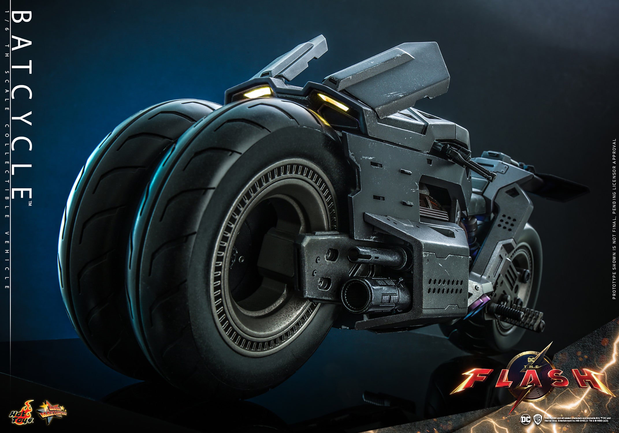 Batcycle: The Flash: Dc Comics-Hot Toys