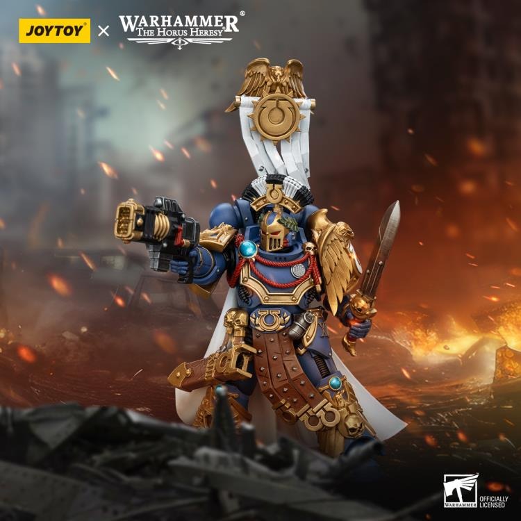 Warhammer The Horus Heresy: Ultramarines Legion Praetor with Power Sword and Volkite Serpenta: Joy Toy