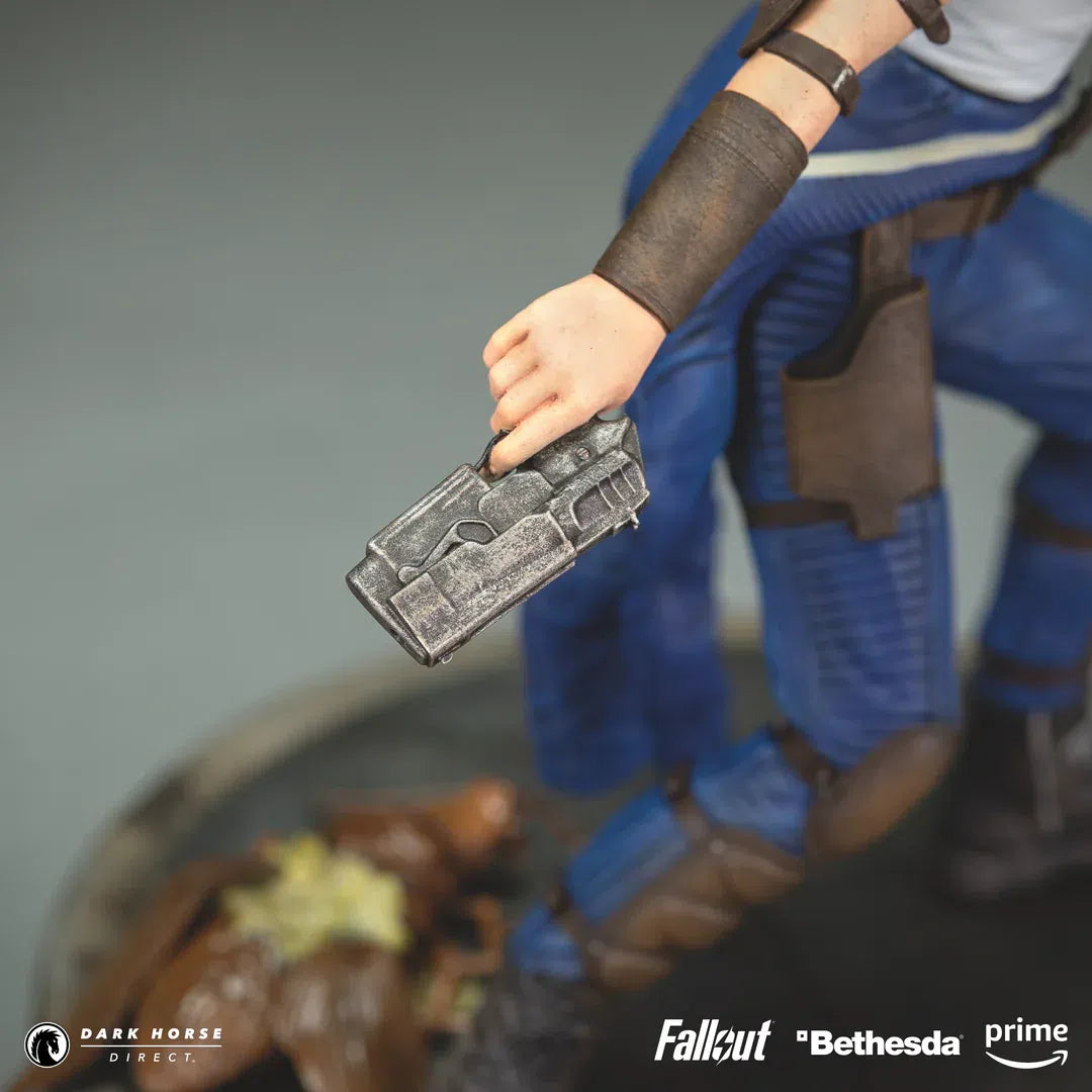 Fallout: Lucy: Tv Series: Figure: Dark Horse