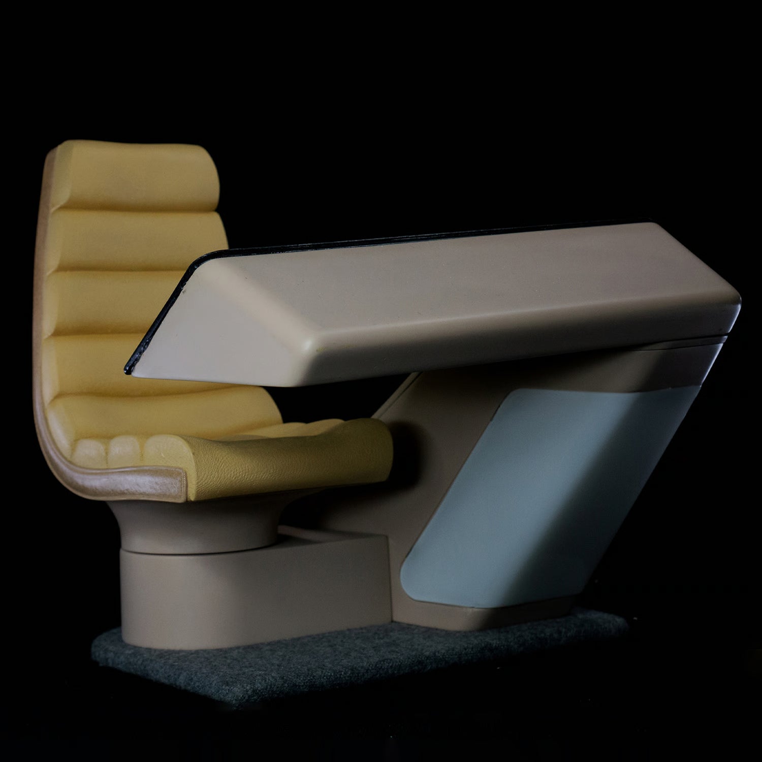 Star Trek: The Next Generation Enterprise-D Bridge Operations Console 1/6 Scale Replica - EXO-6 Action Figure Accessories