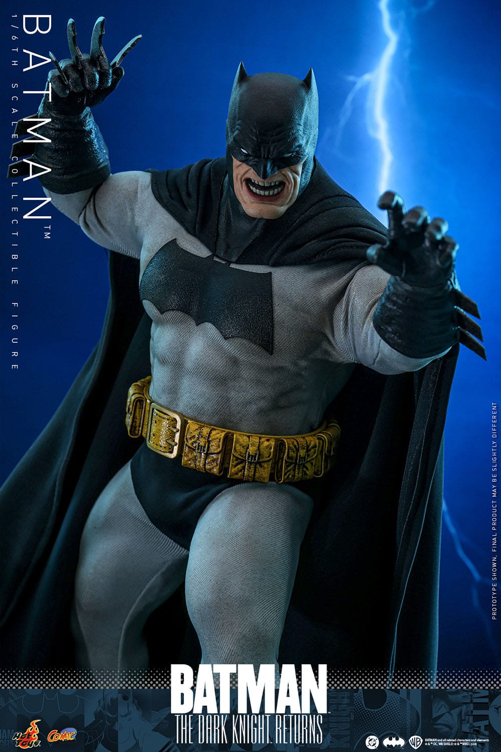 Batman The Dark Knight Returns: Batman: 1/6th Scale Action Figure: Hot Toys