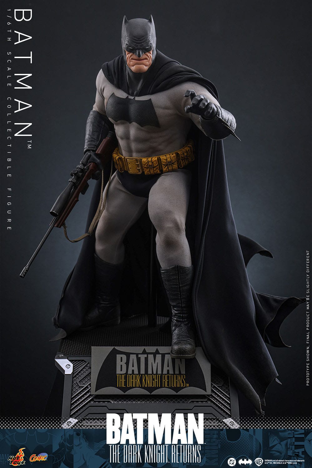 Batman The Dark Knight Returns: Batman: 1/6th Scale Action Figure: Hot Toys