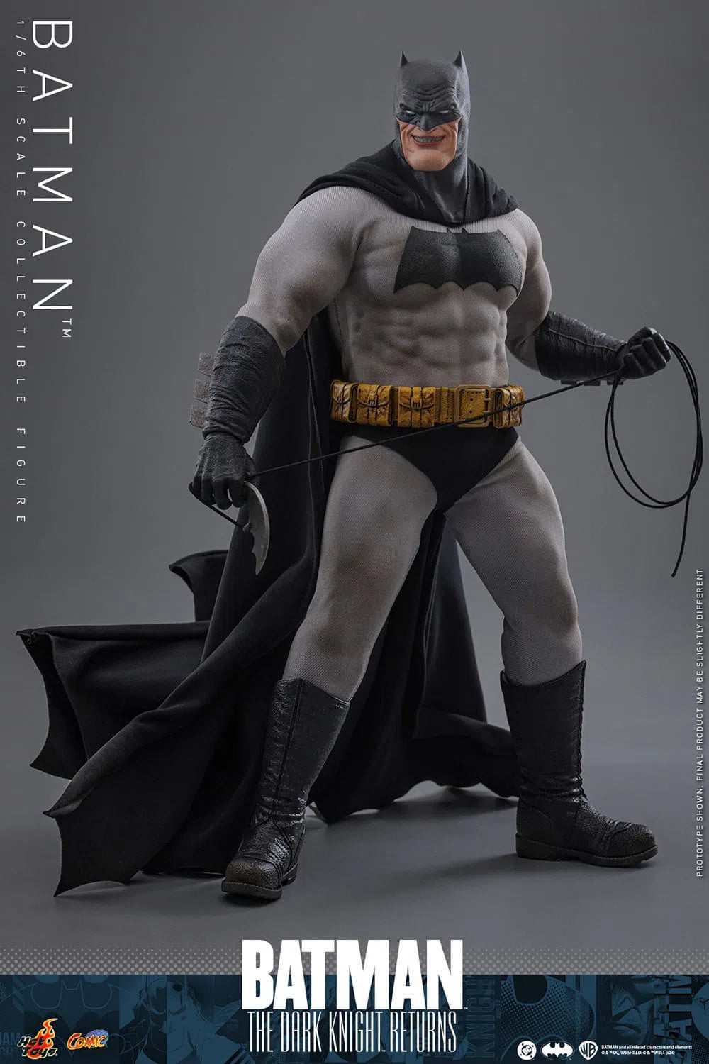 Batman The Dark Knight Returns: Batman: 1/6th Scale Action Figure: Hot Toys