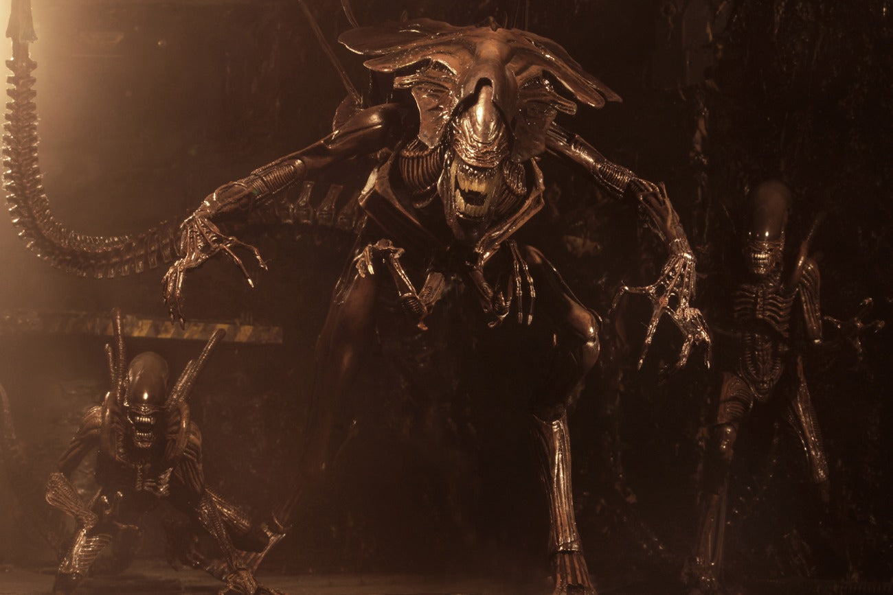 Alien Resurrection: Alien Queen: Ultra Deluxe 15 Inch: Action Figure - Neca Action Figures