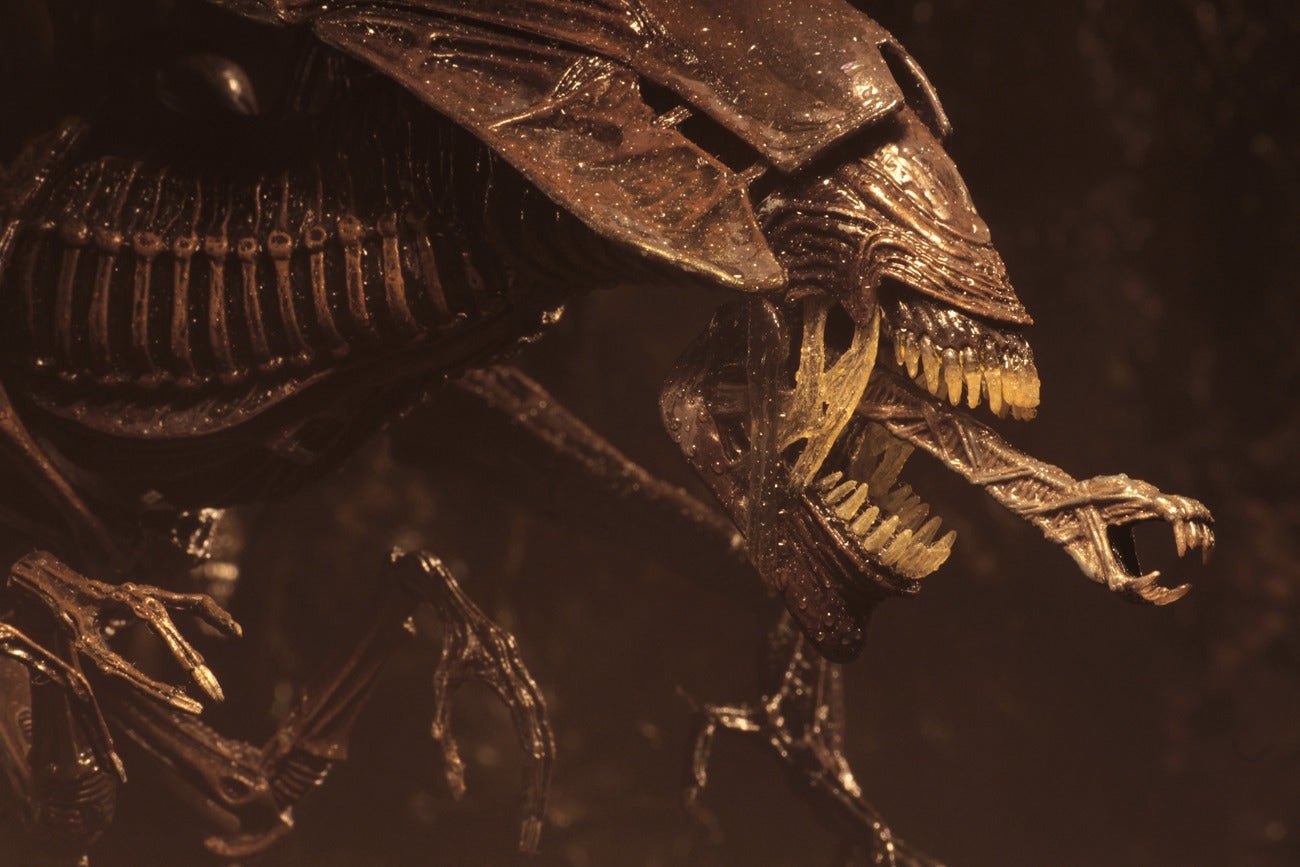 Alien Resurrection: Alien Queen: Ultra Deluxe 15 Inch: Action Figure - Neca Action Figures