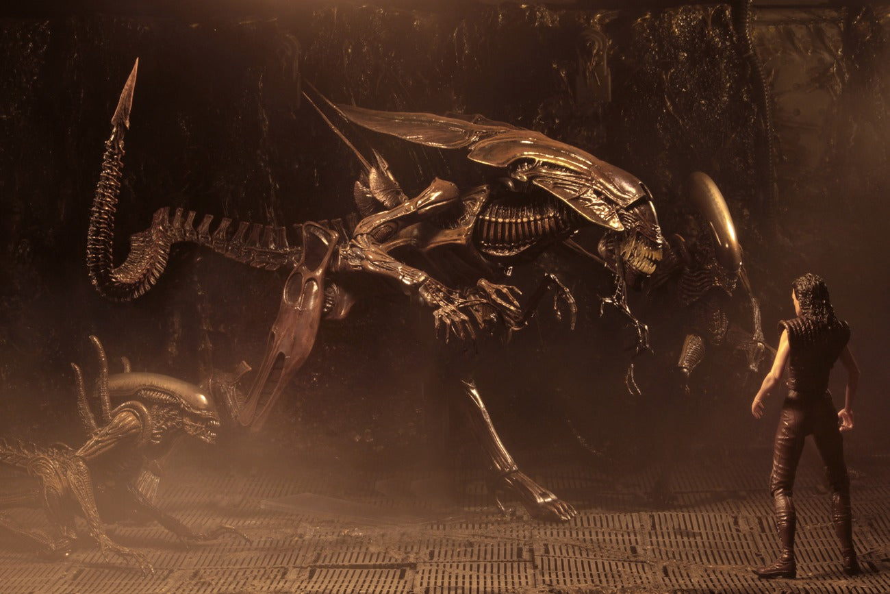 Alien Resurrection: Alien Queen: Ultra Deluxe 15 Inch: Action Figure - Neca Action Figures