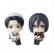 Attack on Titan Look Up PVC Statues Levi Cleaning up Ver. & Mikasa Ackerman (with gift) 11 cm - Megahouse Statues
