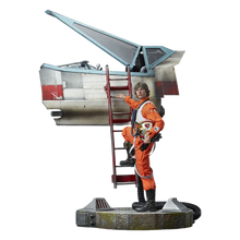 Star Wars Premium Format Statue Luke Skywalker & X-Wing: Red Five, Standing By 76 cm - Sideshow Collectibles Statues